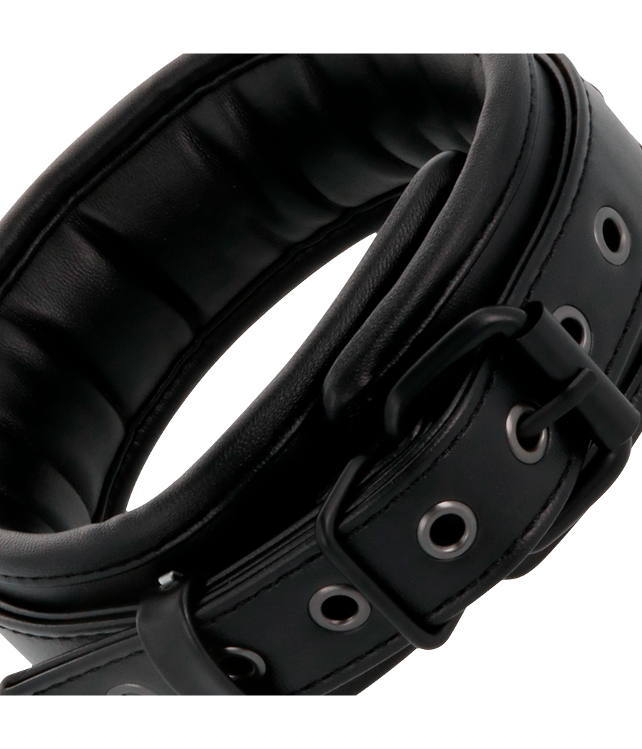 DARKNESS - MANETTE E COLLETTO IN PELLE NERA