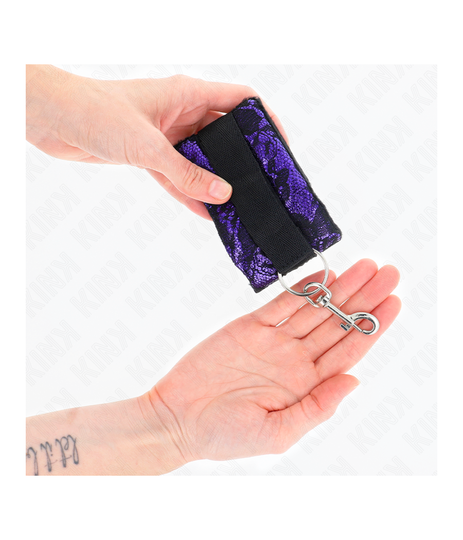 KINK - SHORT VELVET LACE WRIST RESTRAINTS AND NYLON BIND PURPLE / BLACK 23 X 6.5 CM