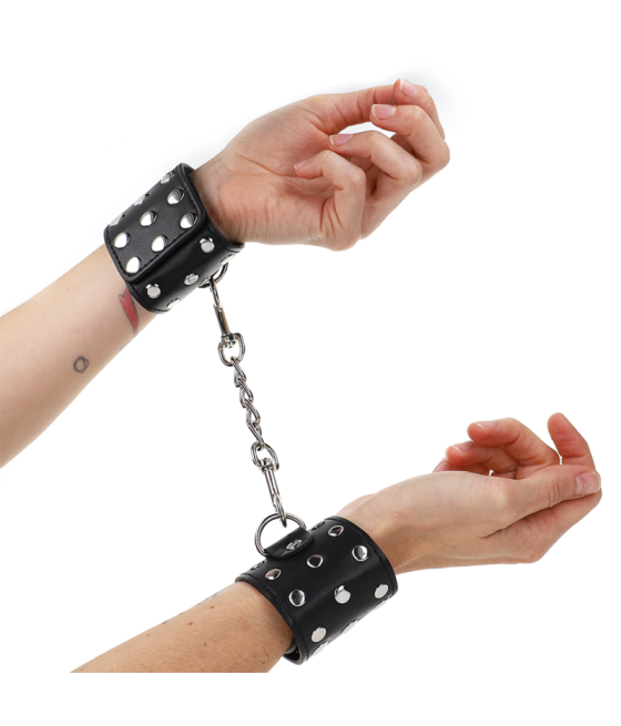 KINK - WRIST RESTRAINTS WITH SNAP FASTEN FULL OF RIVETS BLACK ADJUSTABLE 19-24 CM X 5.5 CM