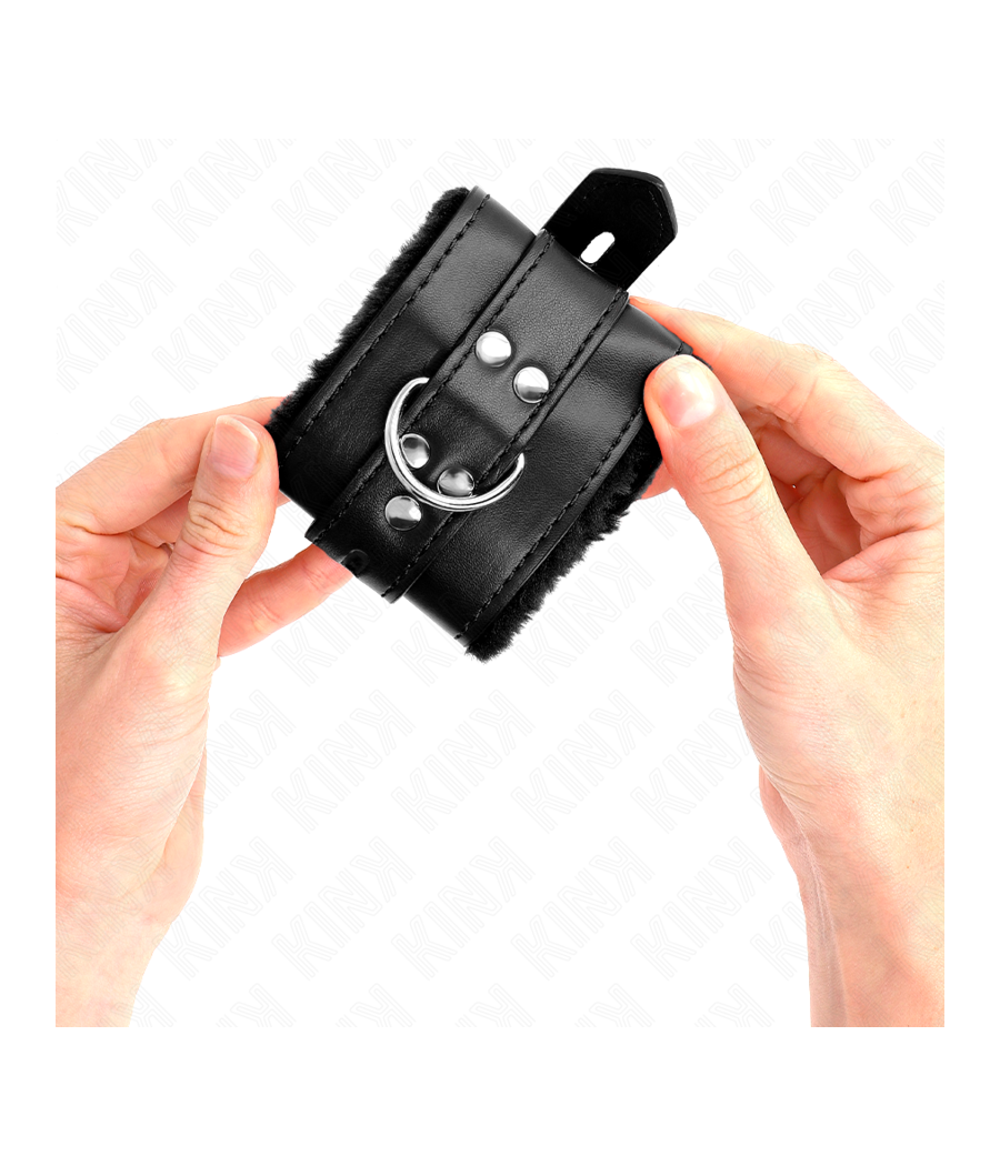 KINK - FUR LINED WRIST RESTRAINTS WITH SQUARE HOLES BLACK AND BLACK BELT ADJUSTABLE 17-29 CM X 6 CM