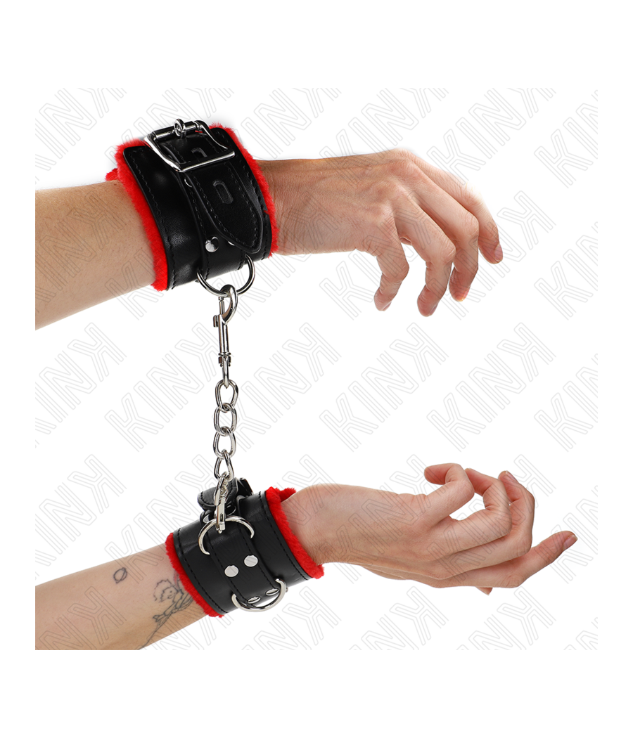 KINK - PELZGEFÜTTERTE HANDGELENKFESSELN MIT QUADRATISCHEN LÖCHERN, ROTER UND SCHWARZER GÜRTEL, VERSTELLBAR 17-29 CM X 6 CM