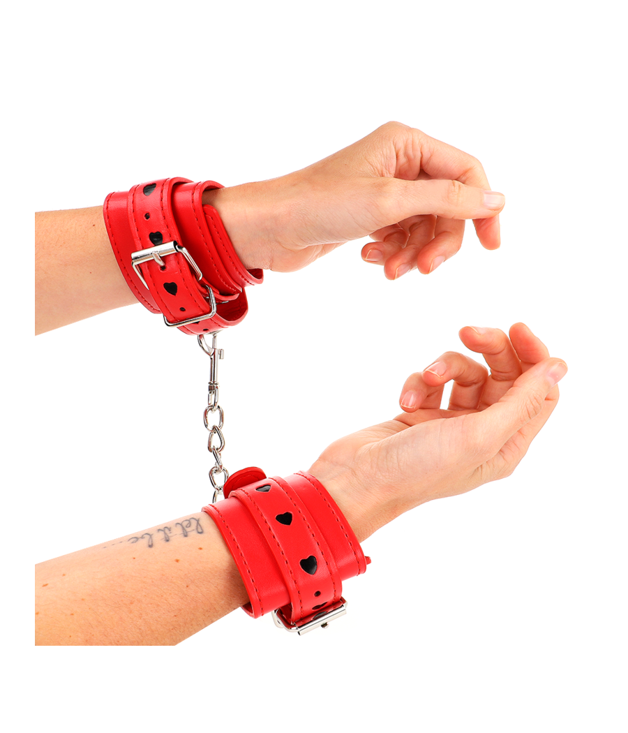 KINK - MUÑEQUERAS ROJO CON INCRUSTACIÓN DE CORAZÓN NEGRO AJUSTABLE 21-28 CM X 5.5 CM