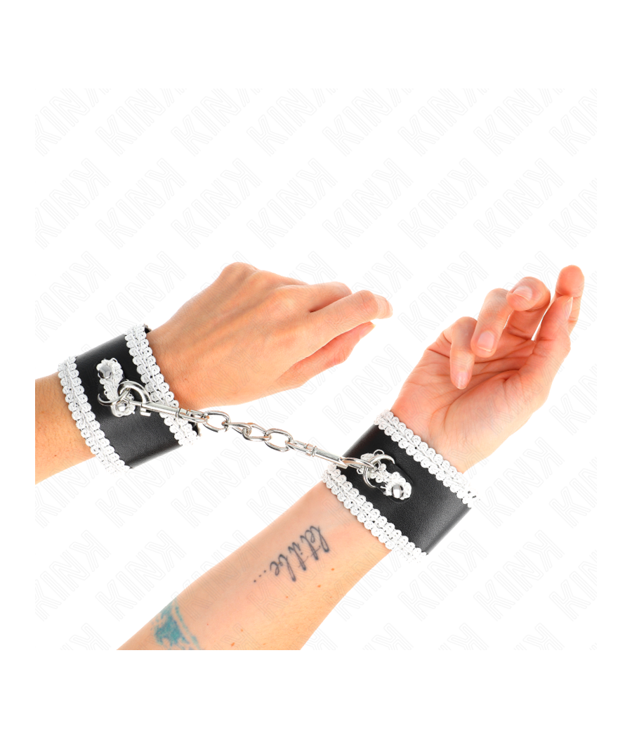 KINK - PULSO PRETO COM RENDA DECORADA BRANCA AJSUÁVEL 20-23 CM X 5,5 CM