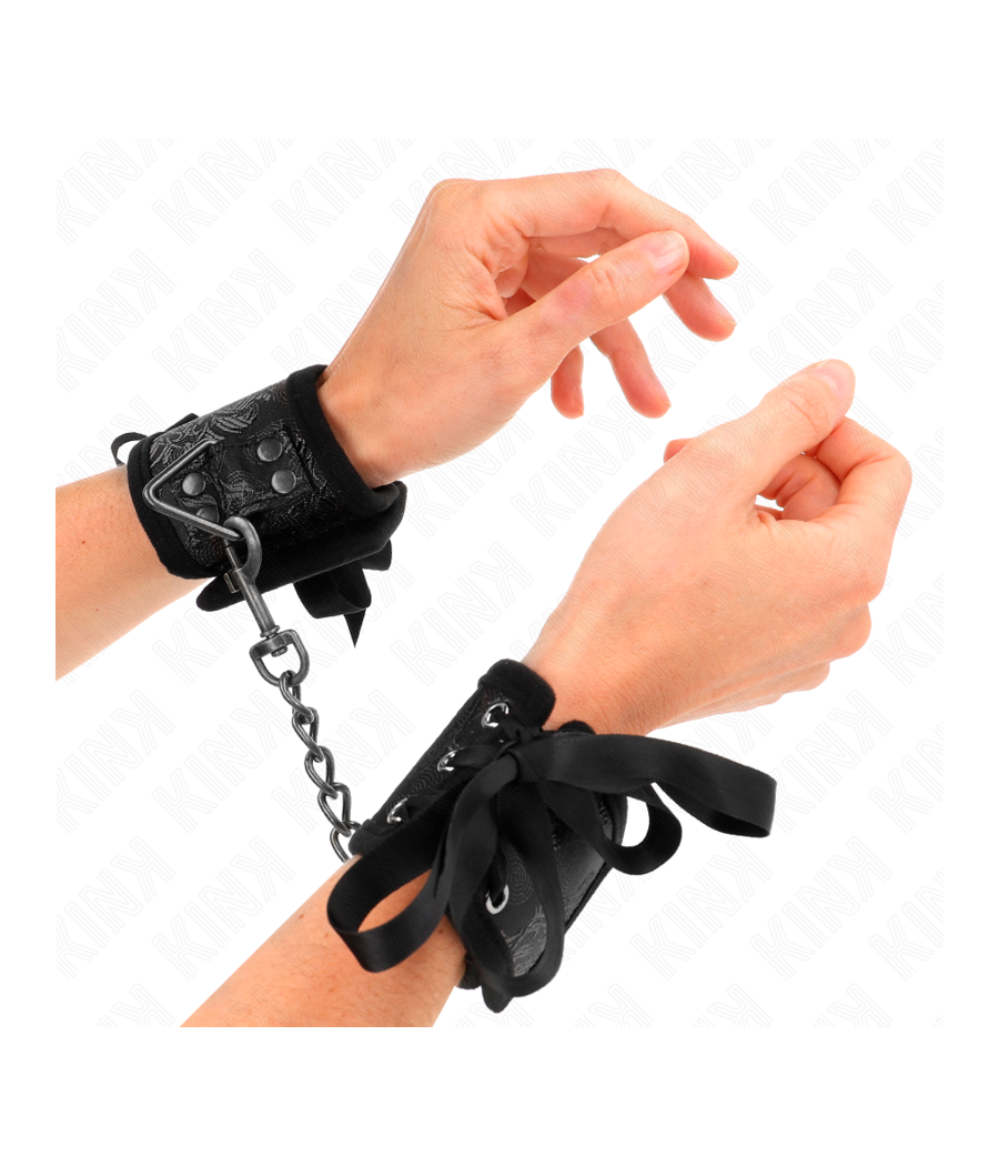 KINK - SCANDAL HANDGELENKSFESSELN SCHWARZE SPITZENDETAILS 24,5 CM X 6,5 CM