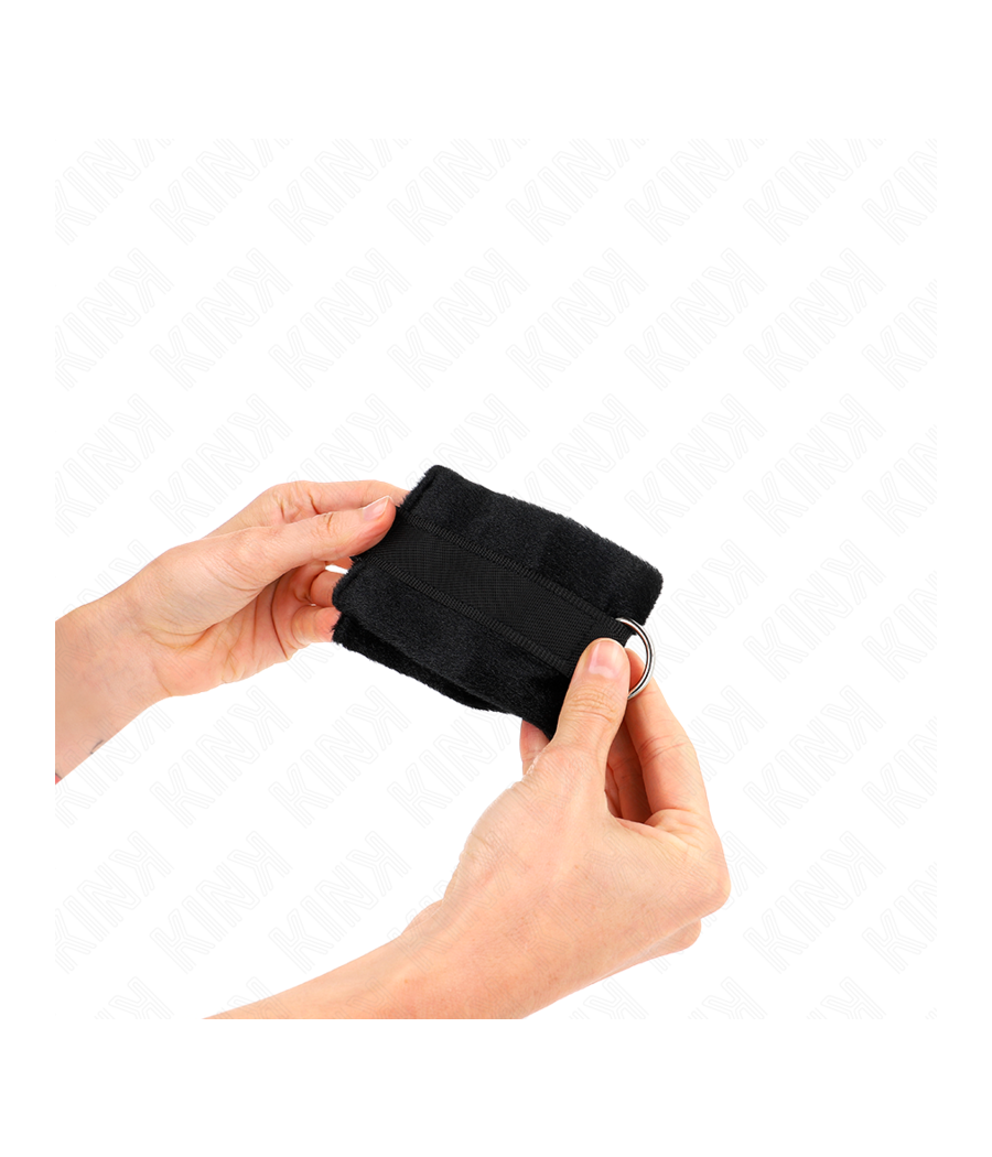 KINK - BEGINNER FUR HAND CUFFS BLACK 30 X 7 CM