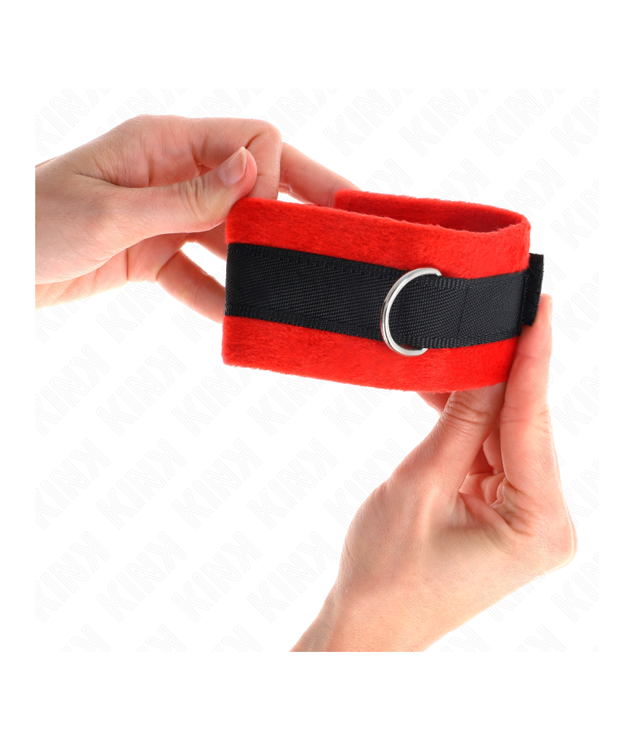 KINK - BEGINNER FUR HAND CUFFS BLACK-RED 30 X 7 CM