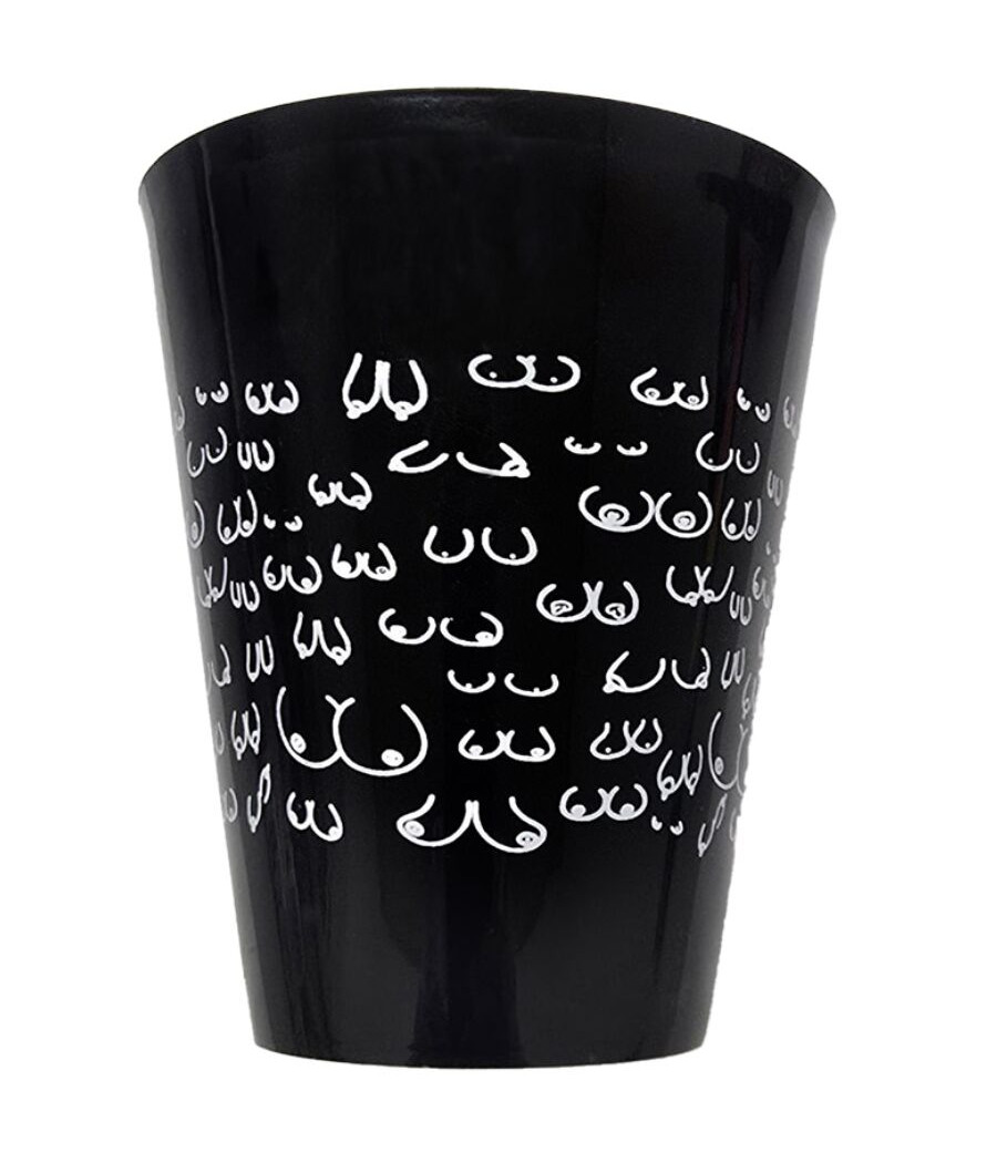 DIABLO PICANTE - VASO NEGRO 500 ML CON TETAS BLANCAS