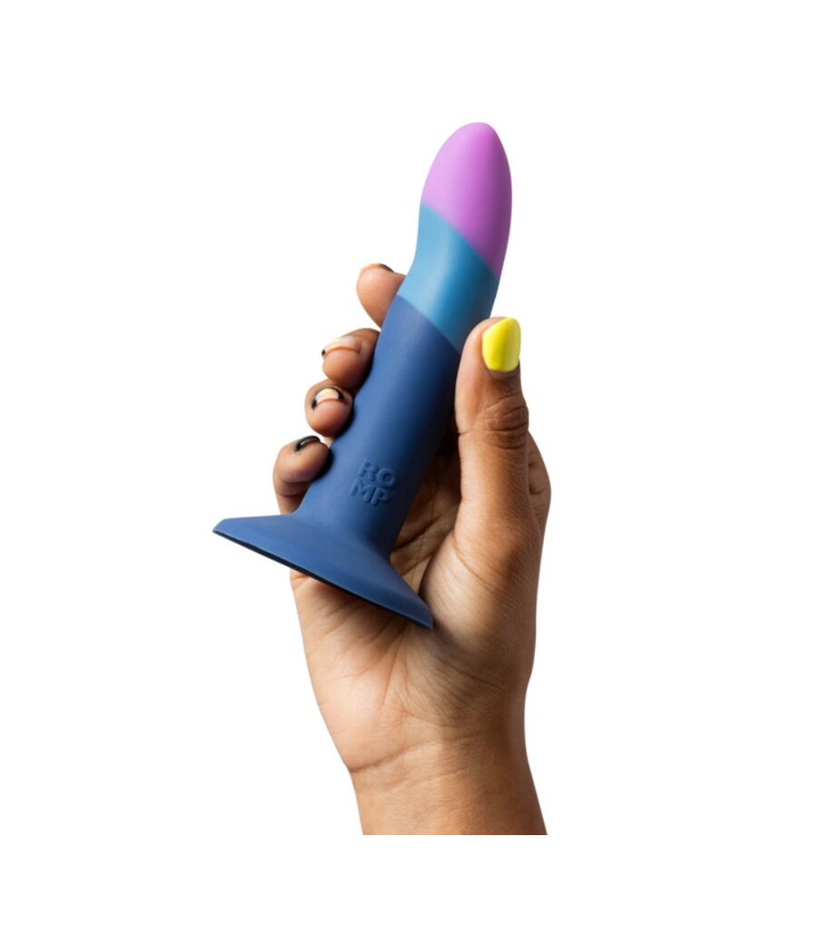 ROMP - PICCOLO GODEMICHET EN SILICONE AVEC VENTOUSE TRICOLORE 14 CM